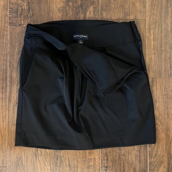 Banana Republic Black Skirt - Picture 5 of 8